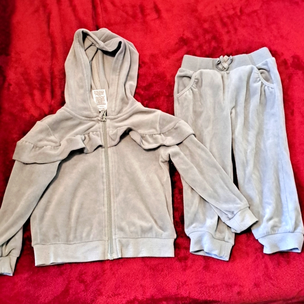 Ruffle velour set